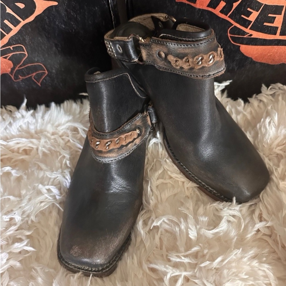 Freebird by Steven Train Leather Mules